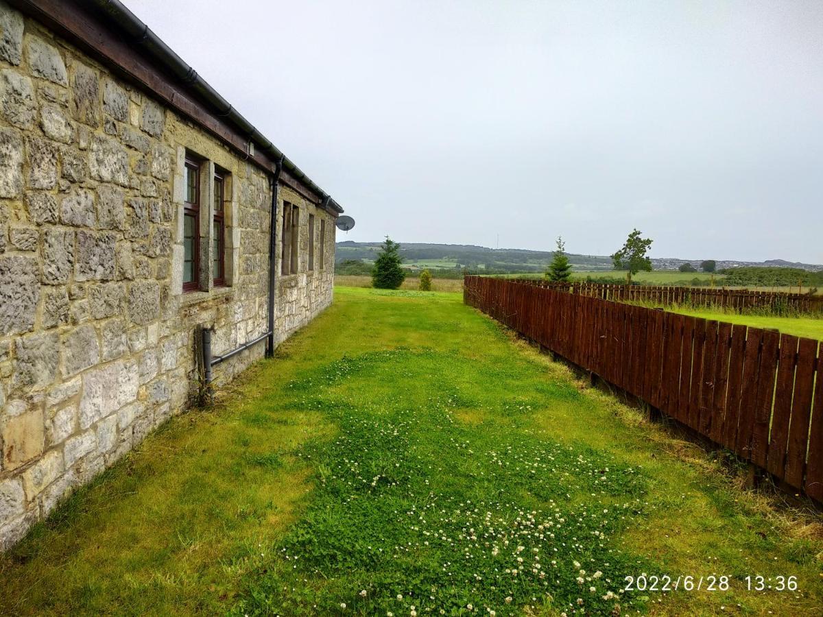 Cottage With Panoramic Views Kirk of Shotts 外观 照片